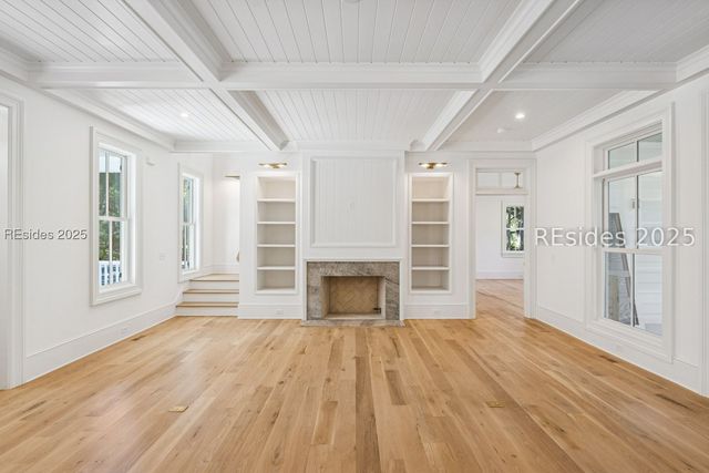 13 Magnolia Ln, Richmond Hill, GA 31324