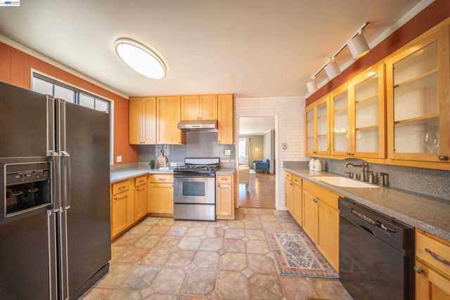 1526 Beechwood Ave, San Leandro, CA 94579