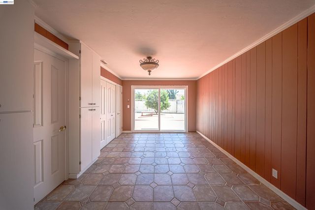 1526 Beechwood Ave, San Leandro, CA 94579
