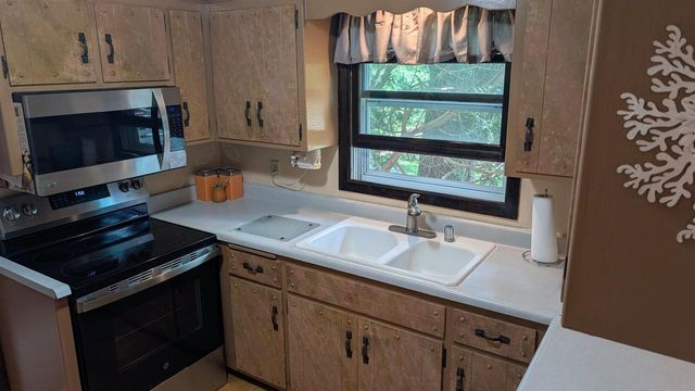 420 Melody Lane, Verona, WI 53593