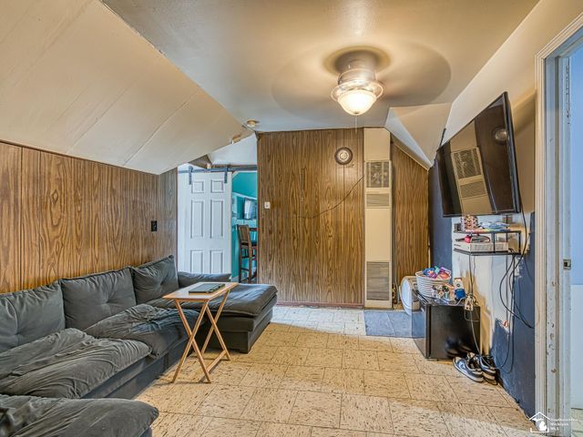 6657 Westpoint Street, Taylor, MI 48180