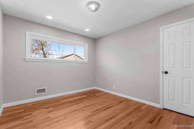 22631 Mylls Street, Saint Clair Shores, MI 48081