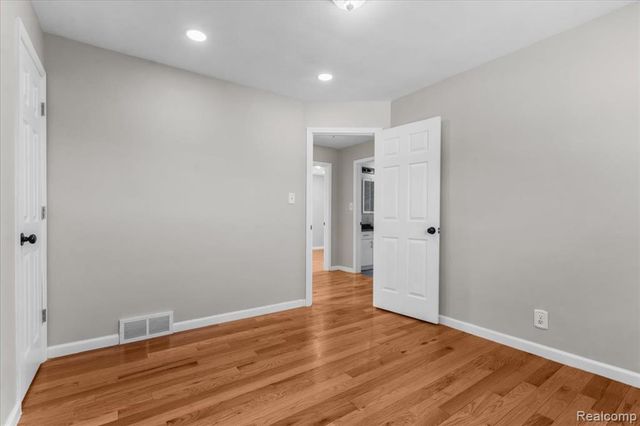 22631 Mylls Street, Saint Clair Shores, MI 48081