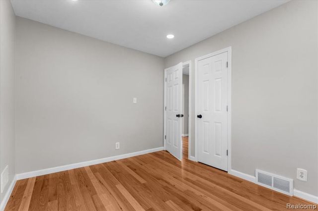 22631 Mylls Street, Saint Clair Shores, MI 48081