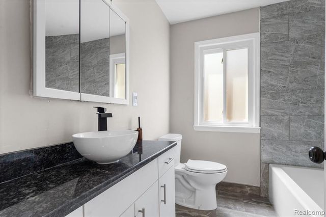 22631 Mylls Street, Saint Clair Shores, MI 48081