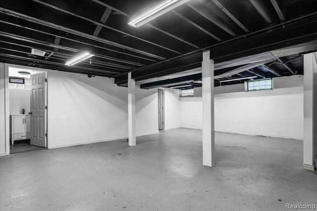 22631 Mylls Street, Saint Clair Shores, MI 48081