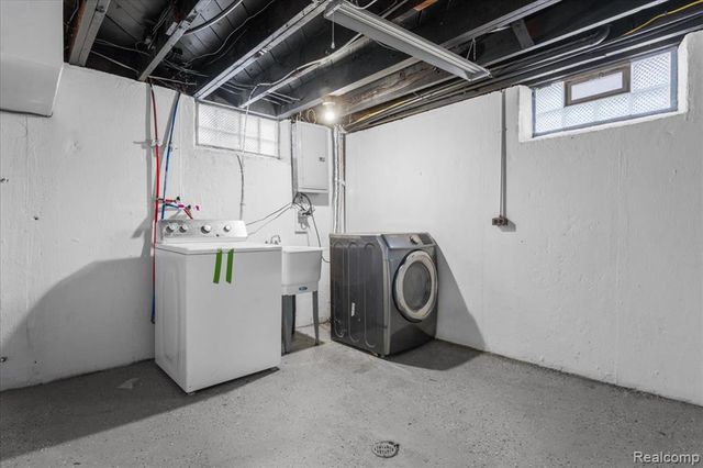 22631 Mylls Street, Saint Clair Shores, MI 48081