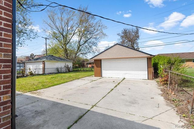 22631 Mylls Street, Saint Clair Shores, MI 48081