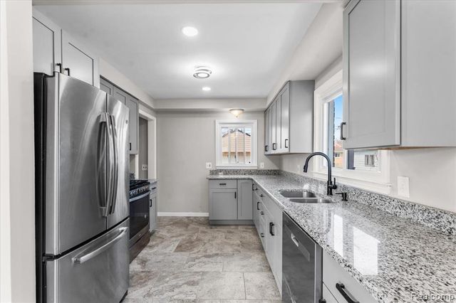 22631 Mylls Street, Saint Clair Shores, MI 48081