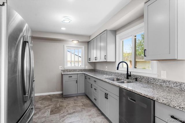 22631 Mylls Street, Saint Clair Shores, MI 48081