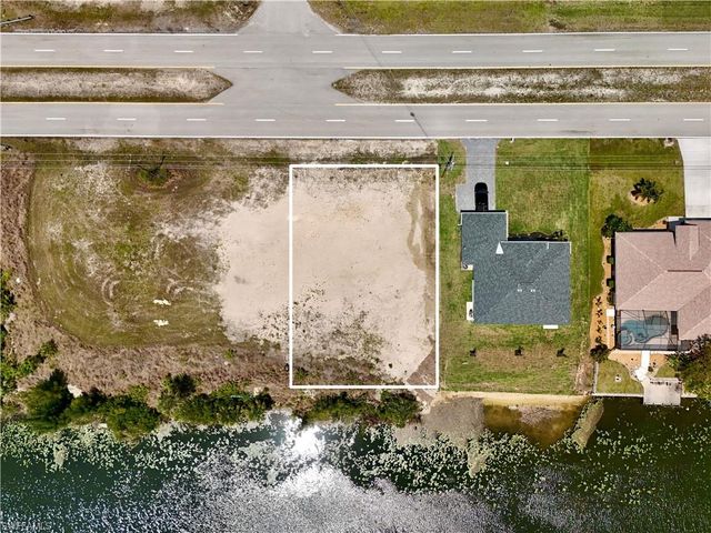 900 Vogiantzis PKWY, Cape Coral, FL 33909