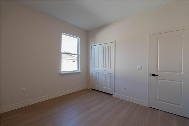 911 N NEW HAMPSHIRE AVENUE, Tavares, FL 32778