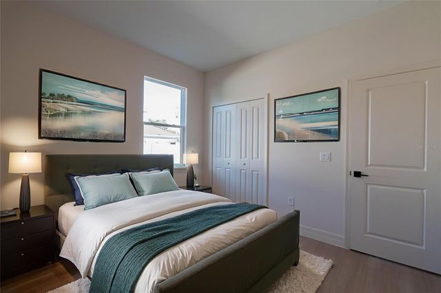 911 N NEW HAMPSHIRE AVENUE, Tavares, FL 32778