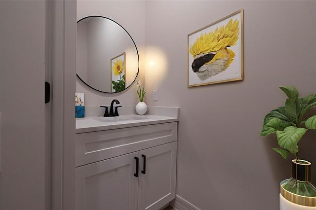 911 N NEW HAMPSHIRE AVENUE, Tavares, FL 32778