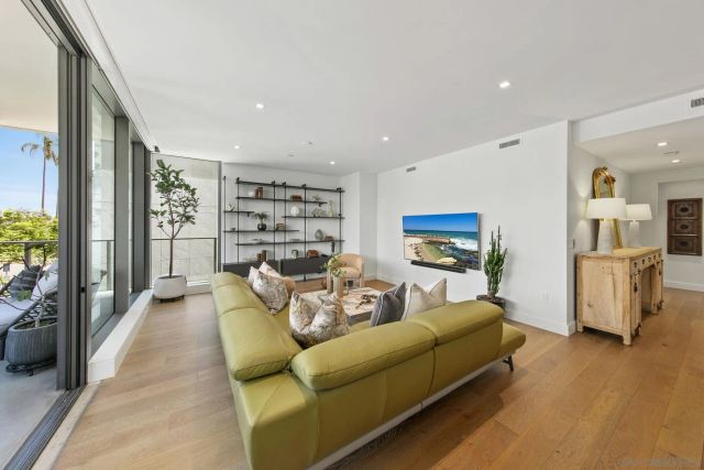 2855 5Th 202, San Diego, CA 92103