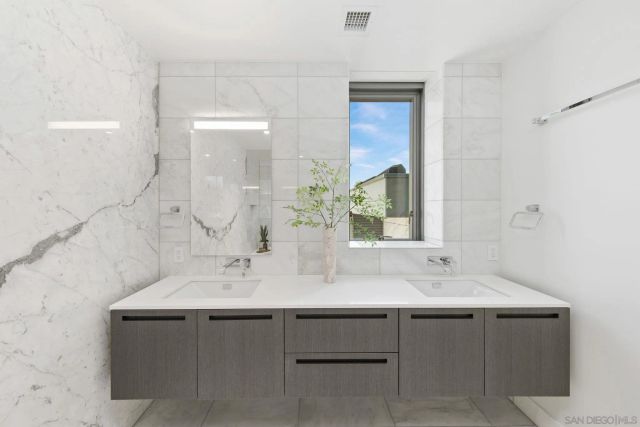 2855 5Th 202, San Diego, CA 92103