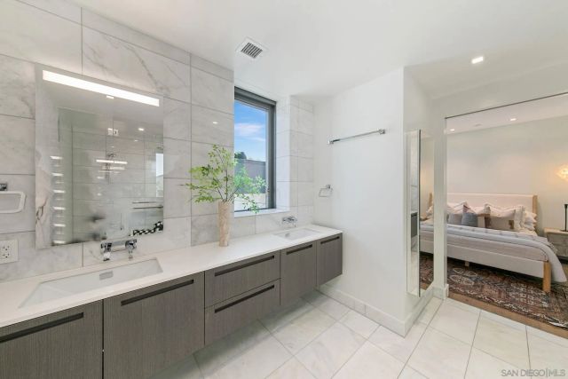 2855 5Th 202, San Diego, CA 92103