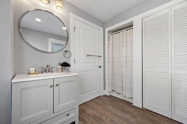 5202 Avenue L, Galveston, TX 77551