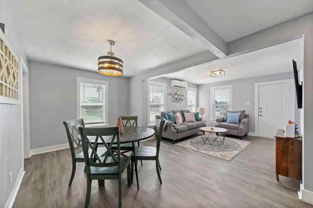 5202 Avenue L, Galveston, TX 77551