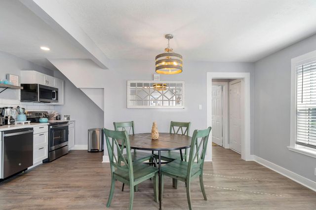 5202 Avenue L, Galveston, TX 77551