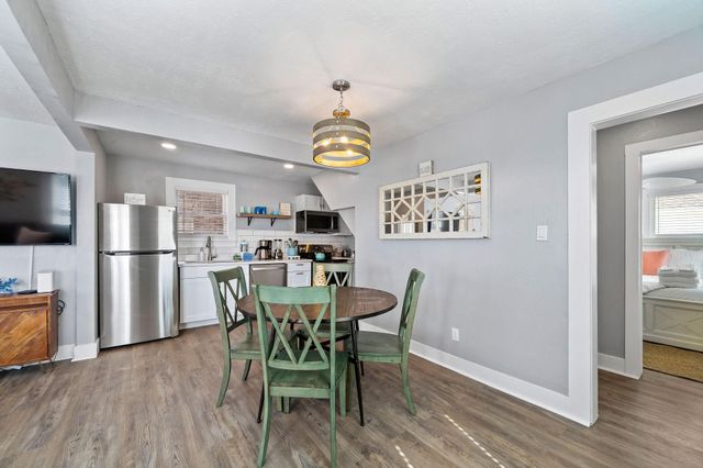 5202 Avenue L, Galveston, TX 77551