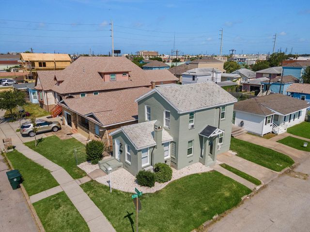 5202 Avenue L, Galveston, TX 77551