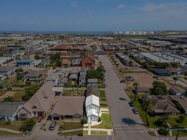 5202 Avenue L, Galveston, TX 77551