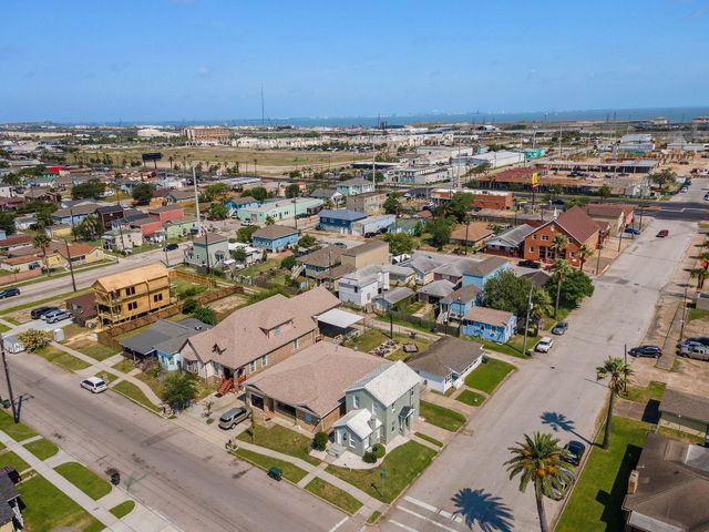 5202 Avenue L, Galveston, TX 77551
