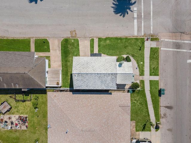 5202 Avenue L, Galveston, TX 77551