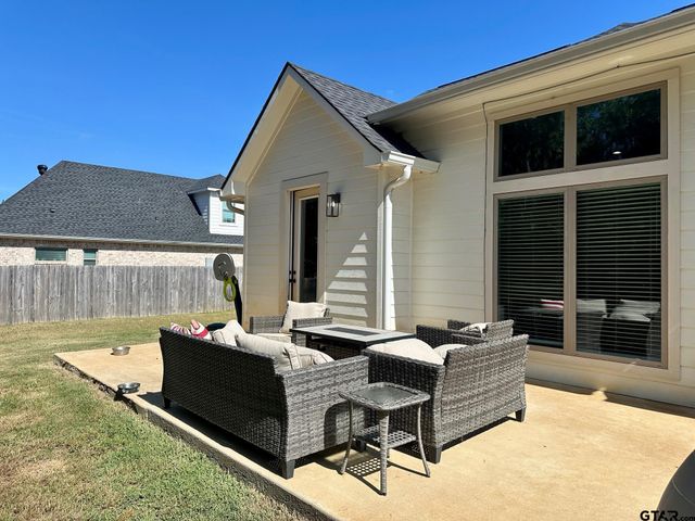 19331 Cedarpark Pl., Lindale, TX 75771
