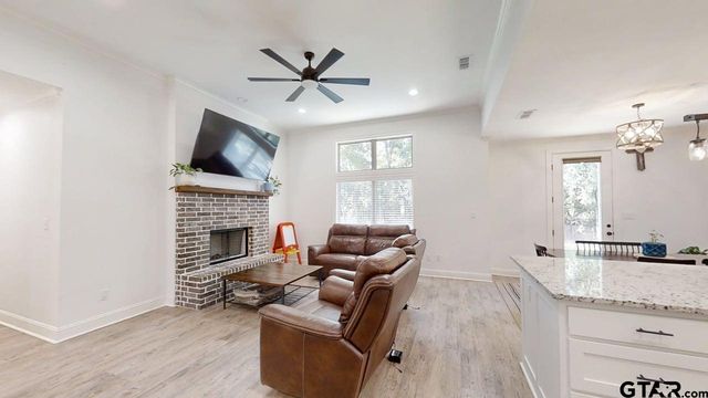 19331 Cedarpark Pl., Lindale, TX 75771