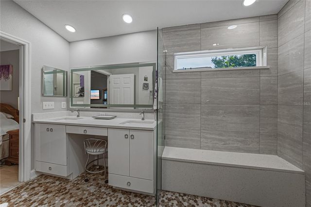 5240 NEW BRITTANY LANE, Zephyrhills, FL 33541