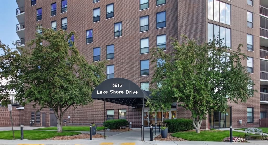 6615 Lake Shore Drive S 304, Richfield, MN 55423 — exterior