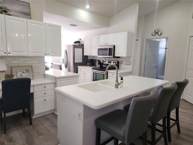 6503 FAIRWAY GARDENS DRIVE, Bradenton, FL 34203