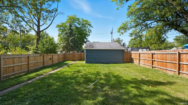 5108 Hoagland Avenue, Fort Wayne, IN 46807