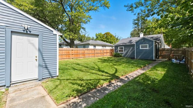 5108 Hoagland Avenue, Fort Wayne, IN 46807