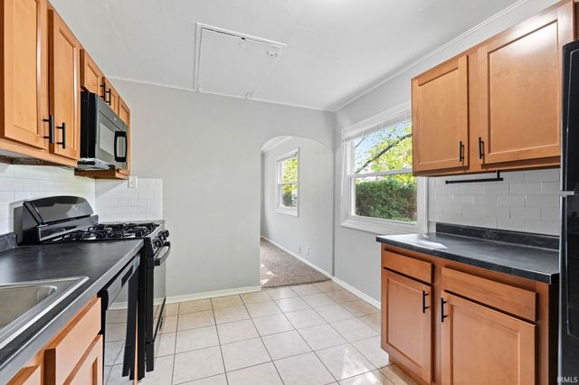 5108 Hoagland Avenue, Fort Wayne, IN 46807