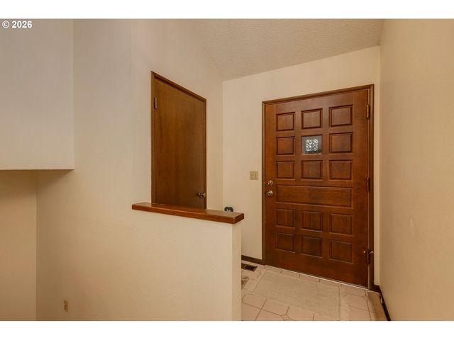 9986 Se GIA Ct, Happy Valley, OR 97086