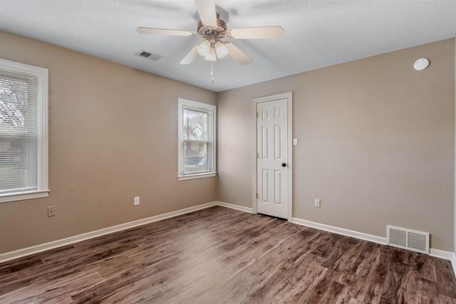 1964 PRESTWICK DR, Germantown, TN 38139