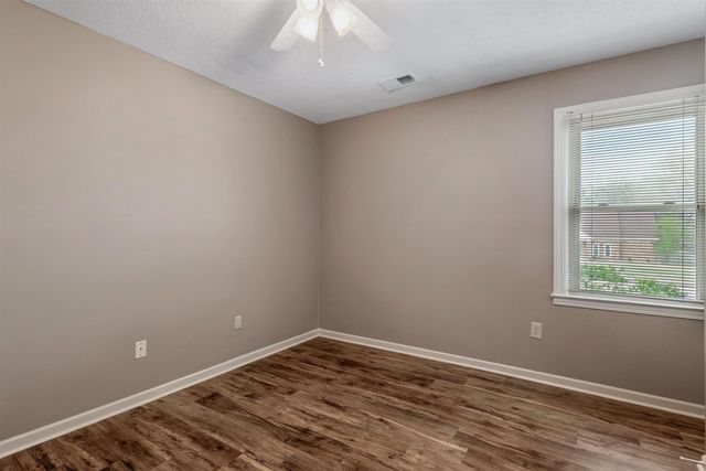 1964 PRESTWICK DR, Germantown, TN 38139