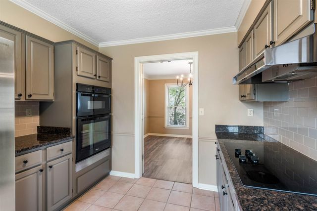 1964 PRESTWICK DR, Germantown, TN 38139