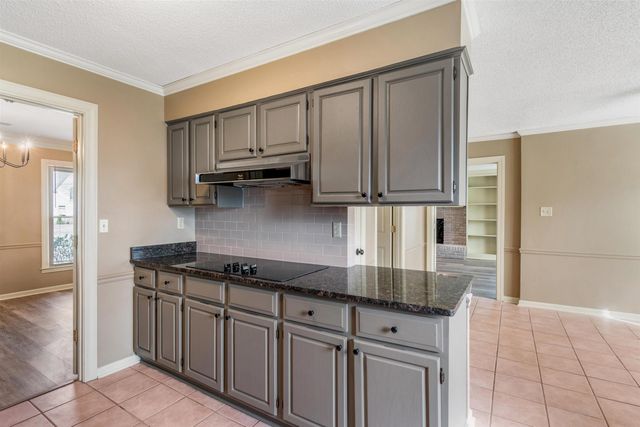 1964 PRESTWICK DR, Germantown, TN 38139