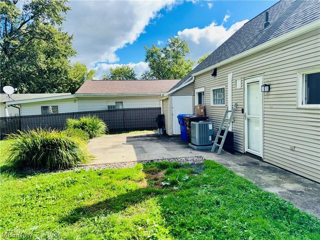 2302 Clyde Street, Poland, OH 44514