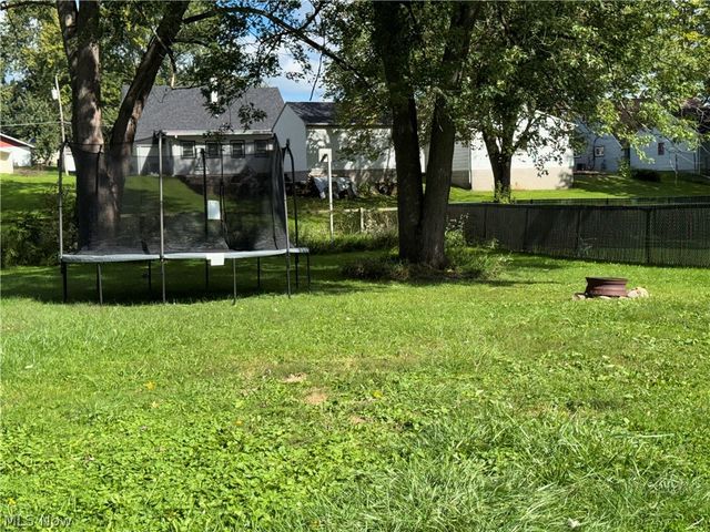2302 Clyde Street, Poland, OH 44514