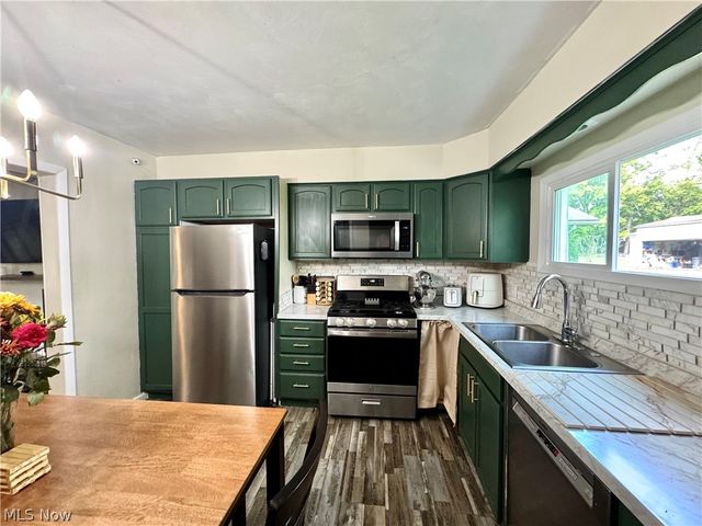 2302 Clyde Street, Poland, OH 44514