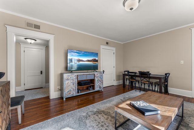 1116 Poplar Ave Apt 3, Memphis, TN 38105