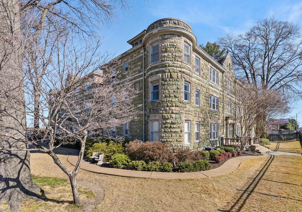 1116 Poplar Ave Apt 3, Memphis, TN 38105