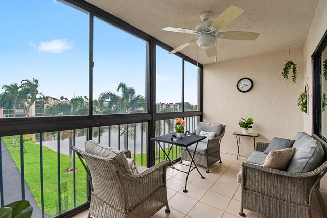 7351 Kinghurst Drive 301, Delray Beach, FL 33446