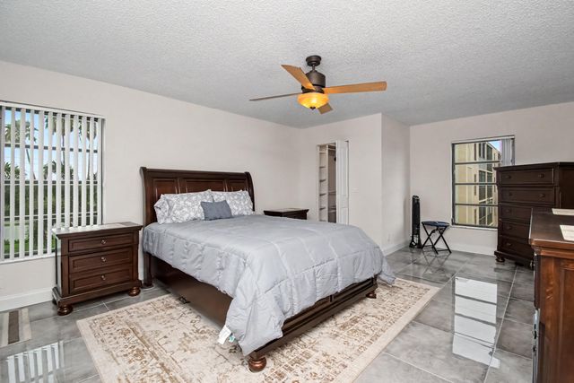 7351 Kinghurst Drive 301, Delray Beach, FL 33446