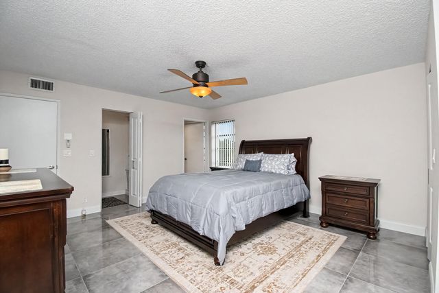 7351 Kinghurst Drive 301, Delray Beach, FL 33446
